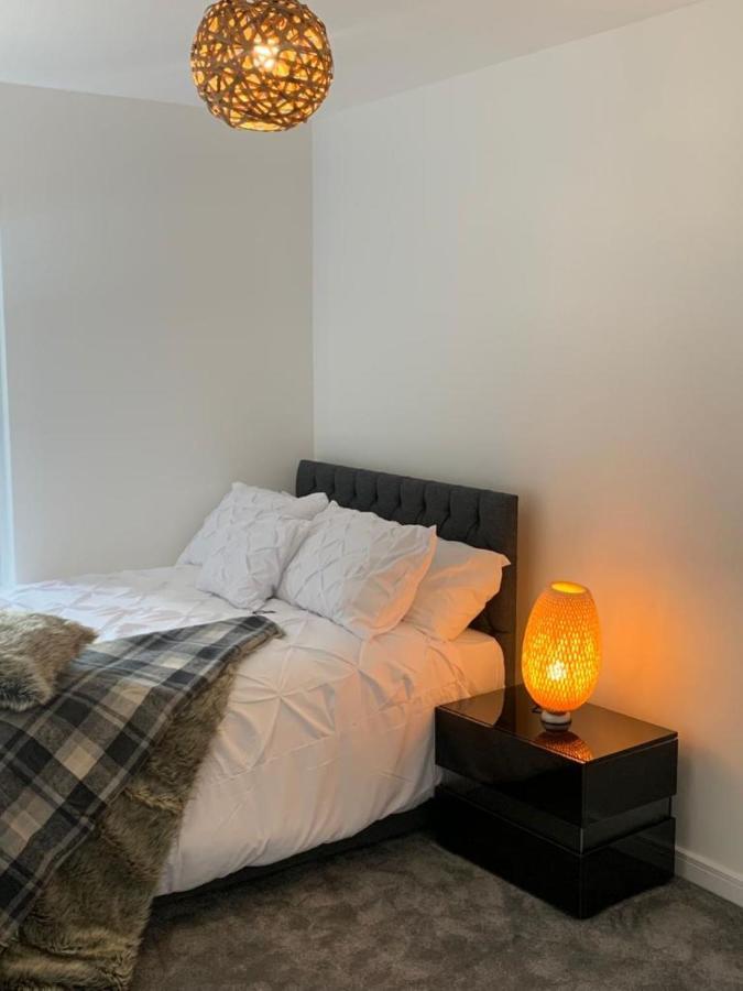 Lakeside 2 Bed Luxury Apartment No Parties No Events Early Check-In Late Check- Out Allowed West Thurrock Exterior foto
